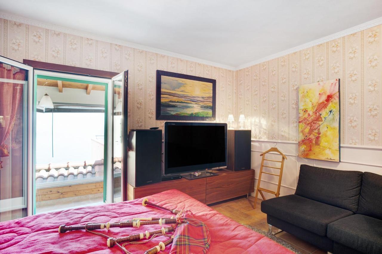 דירות ונטימיגליה Casa Scotland מראה חיצוני תמונה